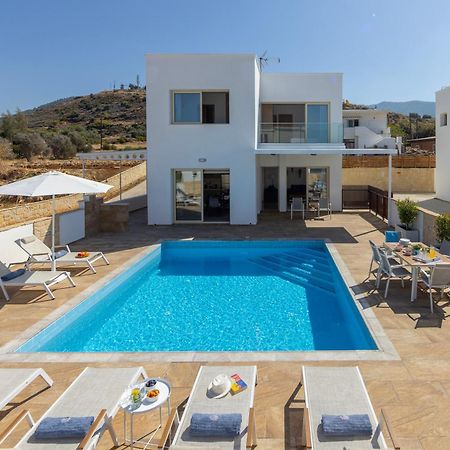 Diana Seaside Villas Pomos Bagian luar foto