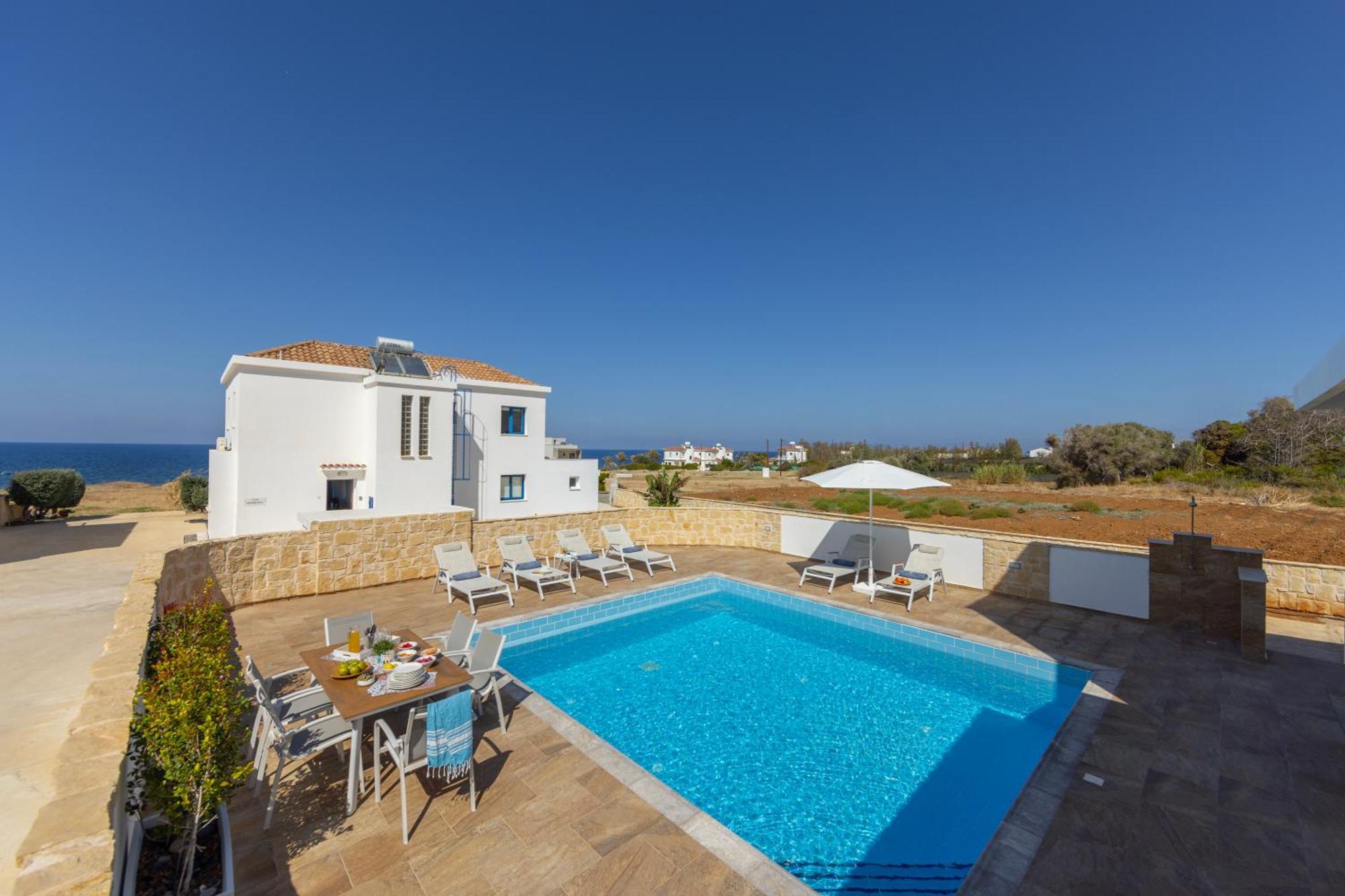 Diana Seaside Villas Pomos Ruang foto