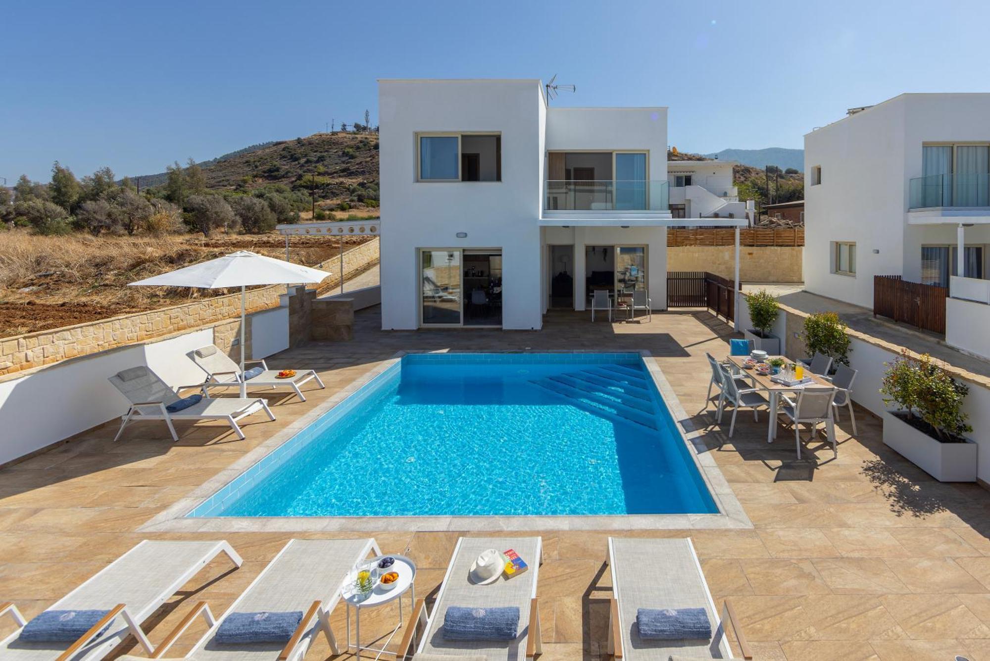Diana Seaside Villas Pomos Bagian luar foto