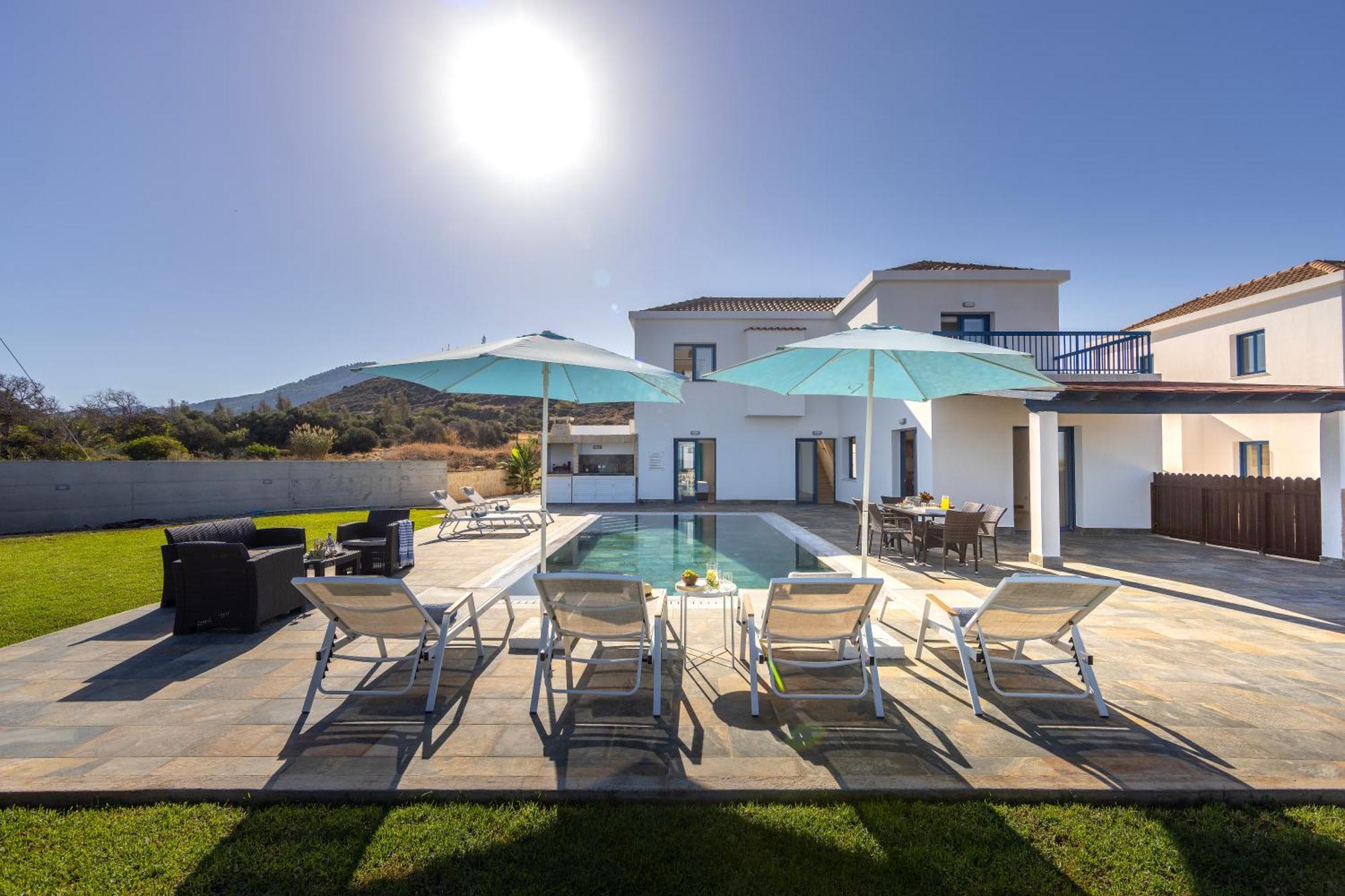 Diana Seaside Villas Pomos Bagian luar foto