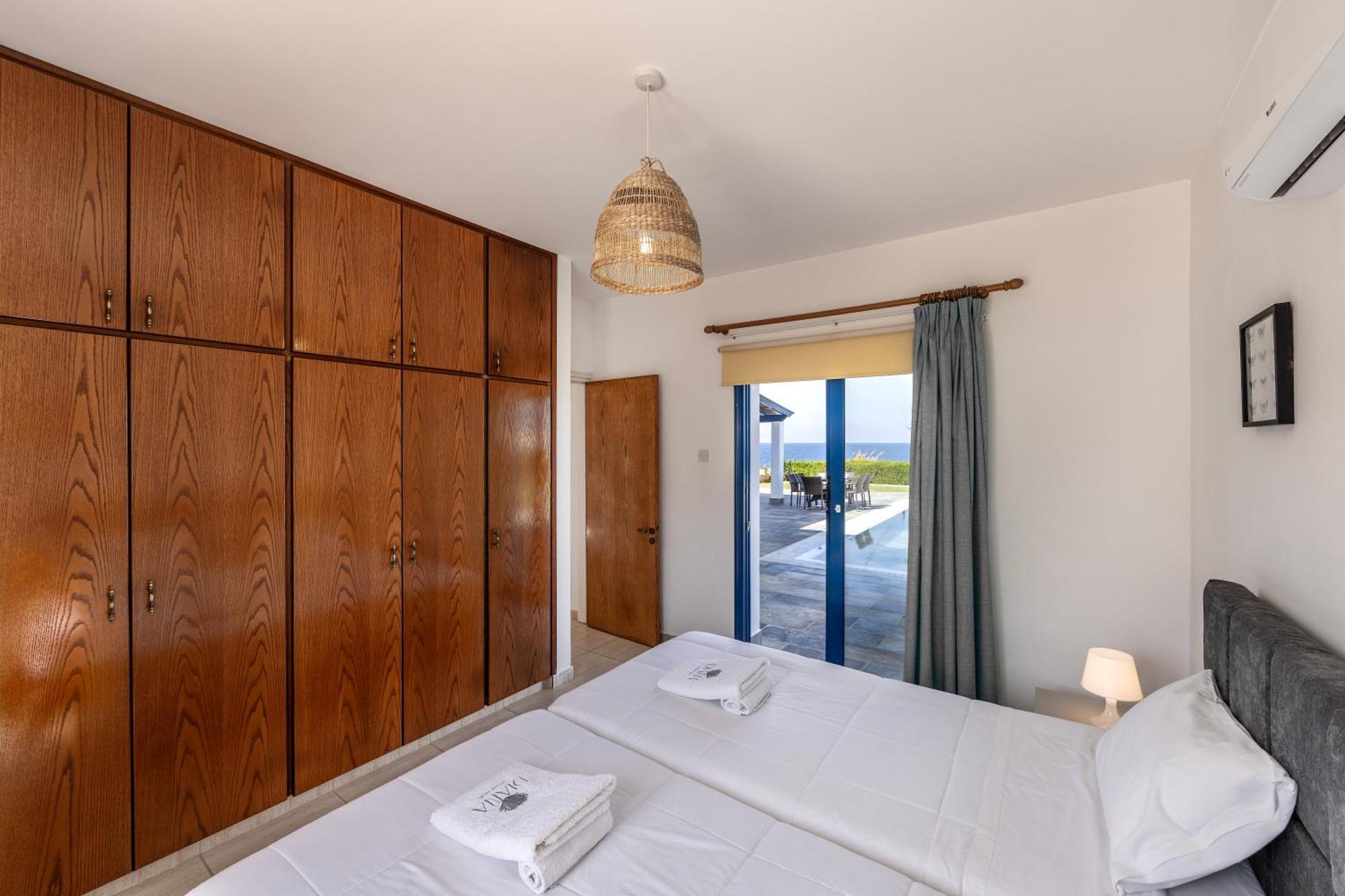 Diana Seaside Villas Pomos Bagian luar foto