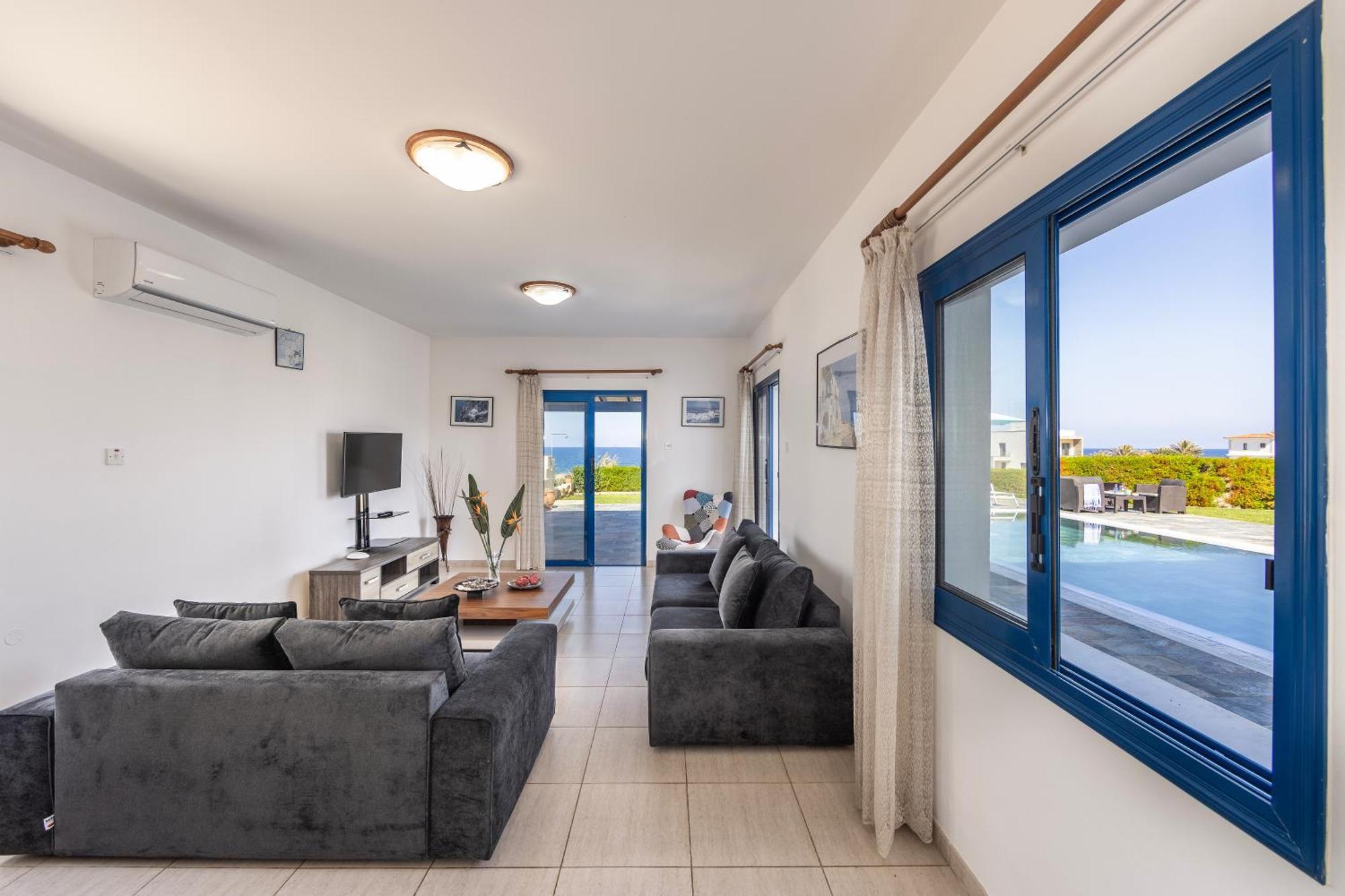 Diana Seaside Villas Pomos Bagian luar foto