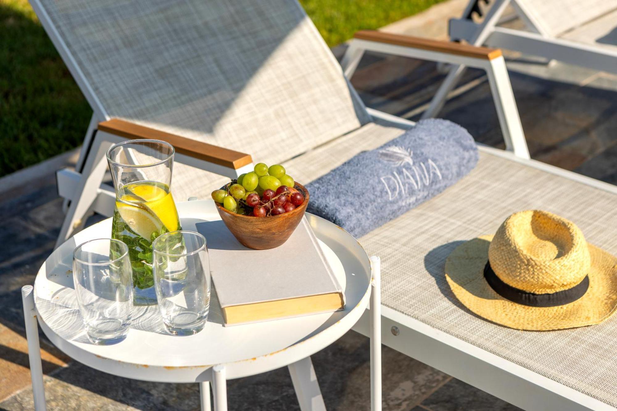 Diana Seaside Villas Pomos Bagian luar foto